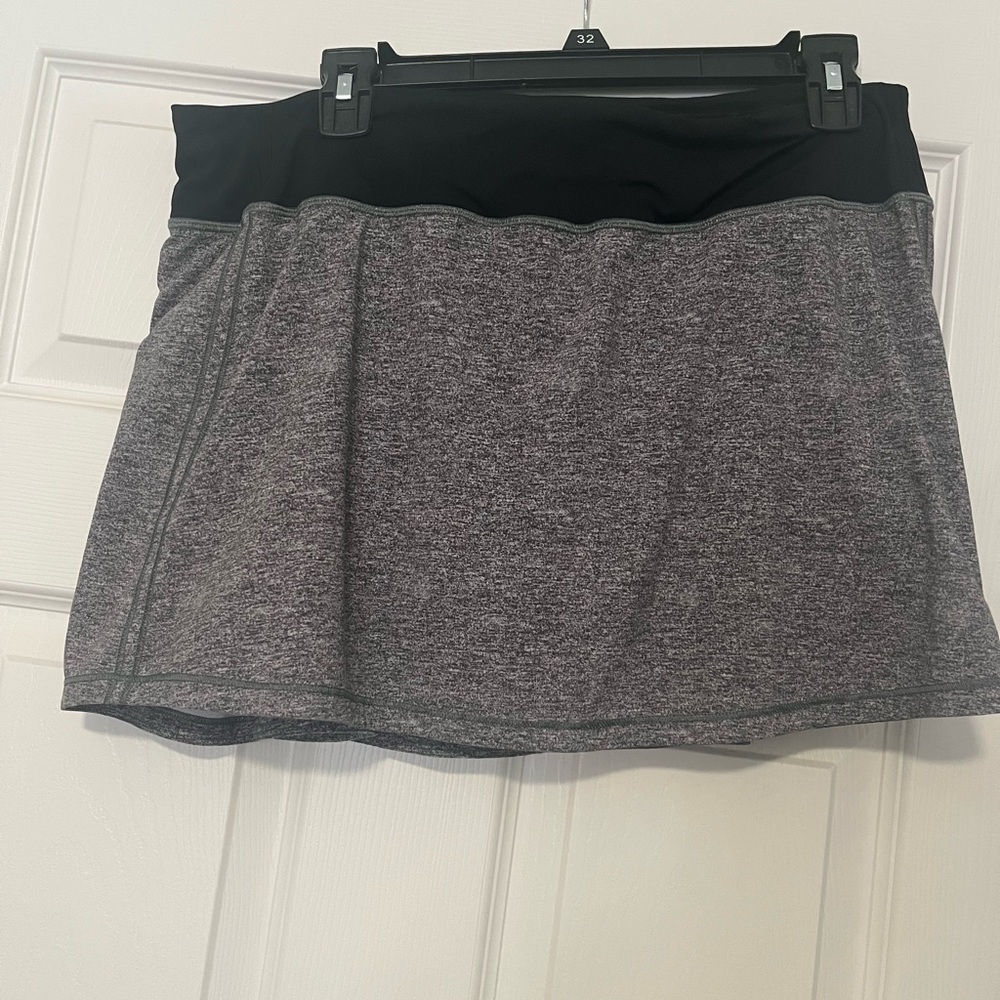 lululemon athletica Black and Heather Gray Mini Skirt 10 Tall